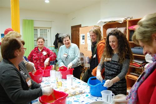 Un centenar de personas participan en los talleres gratuitos de reciclaje organizados por Medio Ambiente