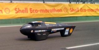 El coche con motor de hidrógeno más eficiente de España se pone a punto este jueves en el circuito de Cheste (Valencia)