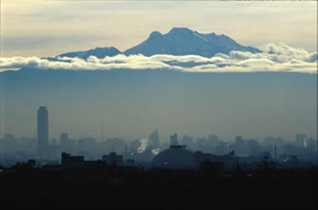 La prohibición de vehículos no frena la contaminación en Ciudad de México