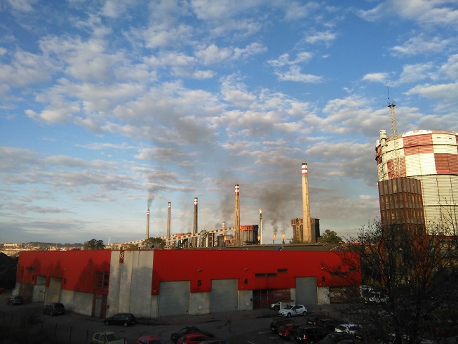 Asturias.  Arcelor fumiga ayer Avilés con benceno sin que el Principado actué