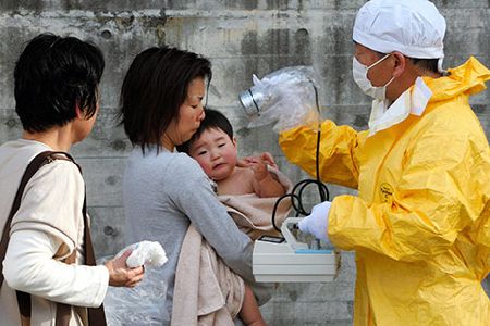 Las consecuencias de Fukushima: el negocio nuclear hace que la gente pague y sufra