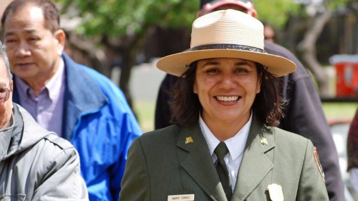 La hispana que dedica su vida a contar ‘la otra historia’ de los Parques Nacionales