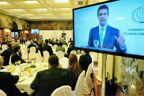 El Gobierno justifica los sondeos indicando que España paga diariamente 100 millones para importar petróleo o gas