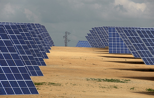 Sebastián dice que el acuerdo con fotovoltaicos se centrará en limitar horas con derecho a prima