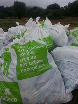 El ‘Centro Penitenciario de Córdoba’ colabora para adecentar varios entornos naturales