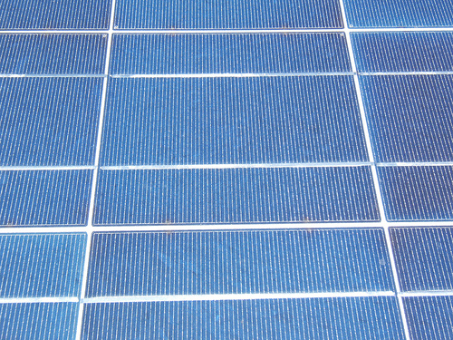 Los pequeños distribuidores eléctricos piden sacar las renovables de la tarifa y mejor retribución