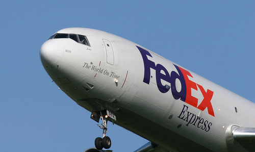 FedEx aumenta en un 50 por ciento el objetivo de reducción de las emisiones de carbono de sus aviones para 2020