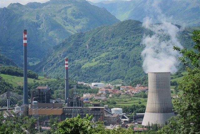 El TSJA obliga al Principado a restringir los valores límite de emisión de la central de Soto de Ribera