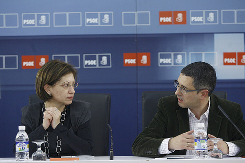 Espinosa dice que la sociedad está "obligada" a redefinir los modelos de producción