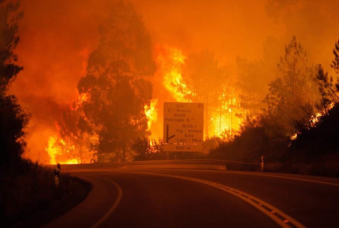 El Gobierno envía 2 aviones anfibios a Portugal para apoyar en la extinción del incendio declarado en Sertá