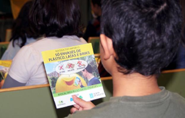 Las asociaciones gallegas de Forcarei se vuelcan con el reciclaje