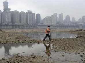 China says rich-poor divide still dogs climate pact talks