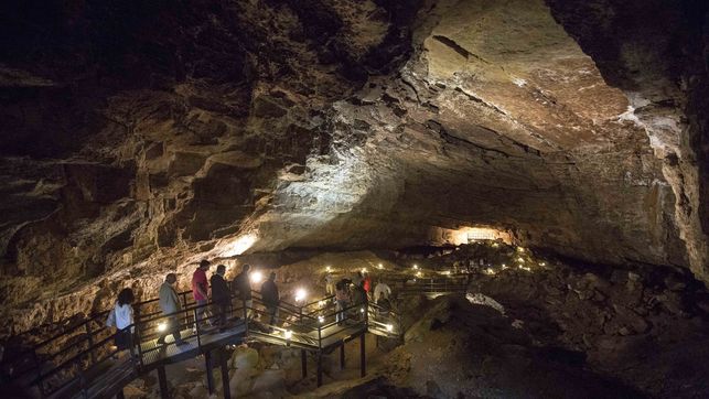 Área Natural de Especial Interés las cuevas del Pendo-Peñajorao