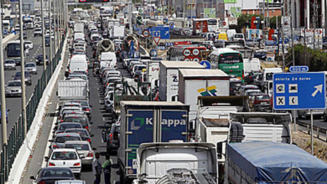 Aconsejan restringir el tráfico de coches en Madrid