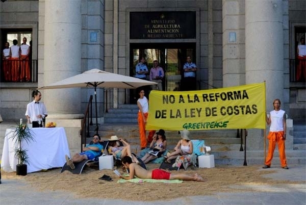 Vente con nosotros a la playa y di ¡no a nuestra costa!