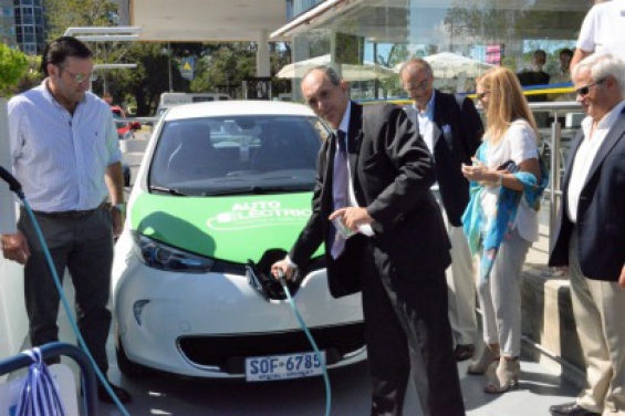 Uruguay. Inauguran el primer punto de recarga de la Ruta Eléctrica entre Colonia y Chuy