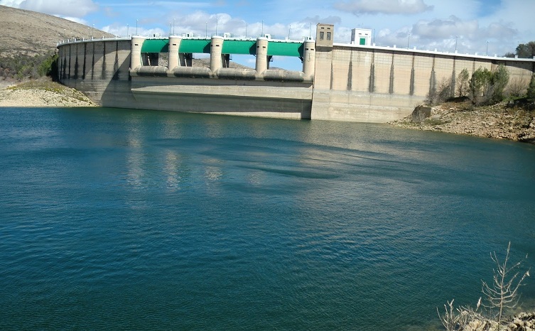 Los embalses se sitúan al 64% de su capacidad tras perder un 2