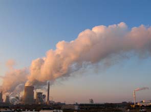 E.U. industry carbon dioxide emissions edge up in 2010: analysts