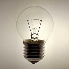 Industria elimina la penalización por consumo excesivo de luz