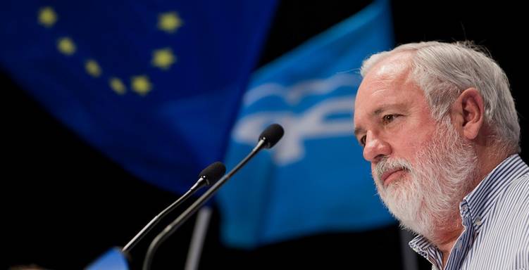 Arias Cañete: renovables sí