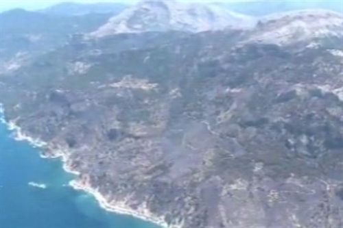 Baleares trabaja en la extinción del incendio de Andratx
