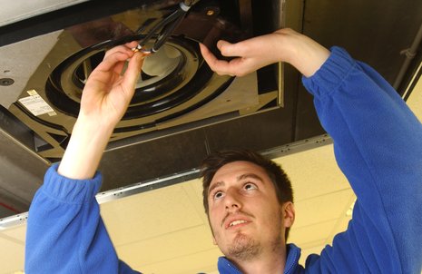 2.700 cordobeses cambian su aire acondicionado por otro más eficiente con el Plan Renove