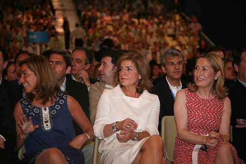 Ana Botella afirma que el Ayuntamiento de Madrid contemplará la posibilidad de rebajar impuestos a quien recicle