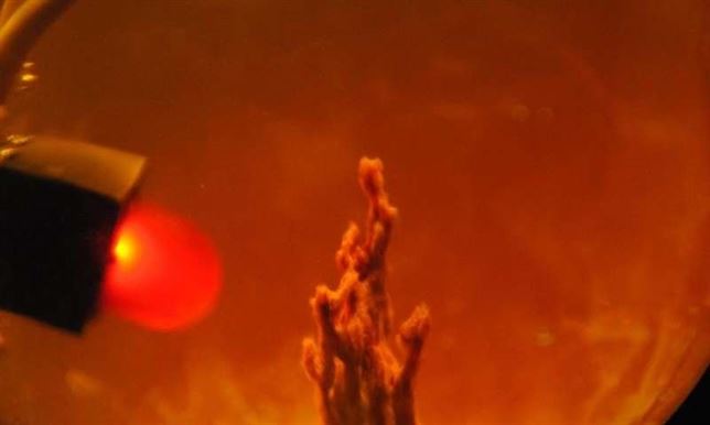 Científicos logran encender una bombilla con la energía transmitida desde el fondo marino