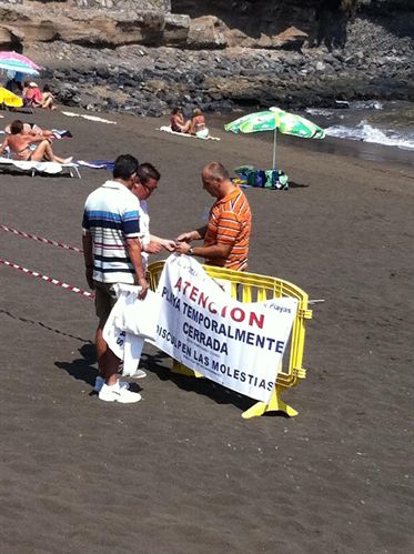 El Ayuntamiento de Telde (Gran Canaria) cierra la playa de La Garita por un vertido de aguas fecales