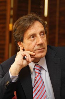 FEVE y la Universidad de León se proponen construir un ferrocarril propulsado con energía solar fotovoltaica