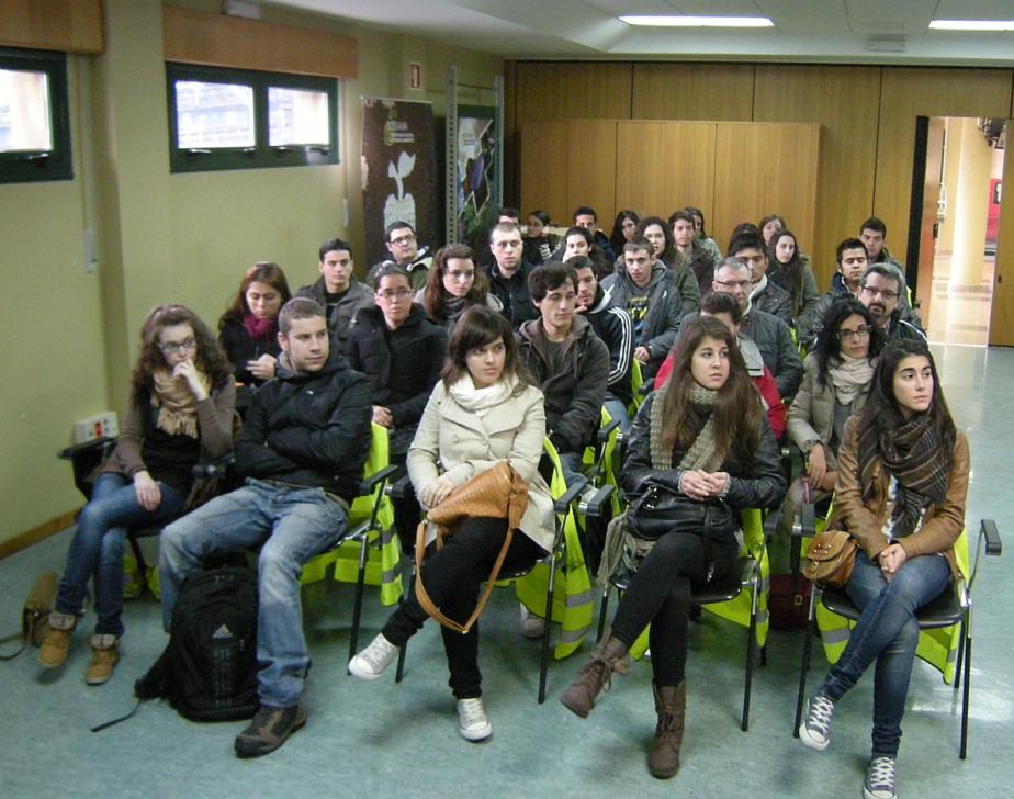 Alumnos de la Facultad de Ciencias de Ourense visitan Sogama interesados en la ‘gestión de residuos’
