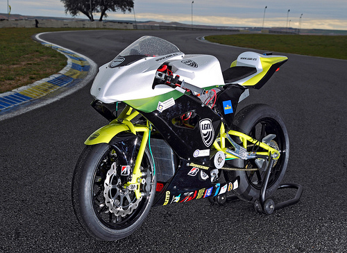 Primera motocicleta eléctrica de competición con tecnología 100% española