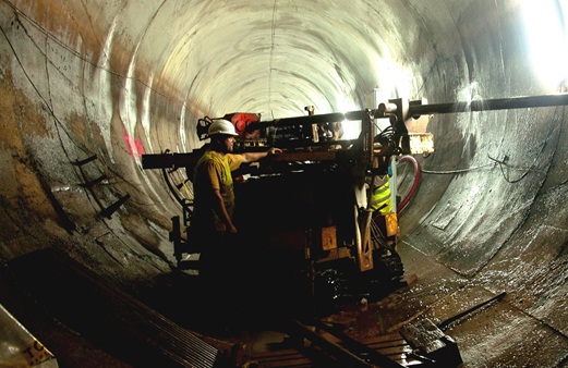 Las obras de reparación del túnel del trasvase Tajo-Segura finalizarán a principios de 2013