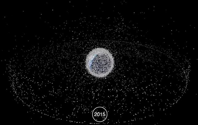 El planeta que acumula basura hasta en el espacio