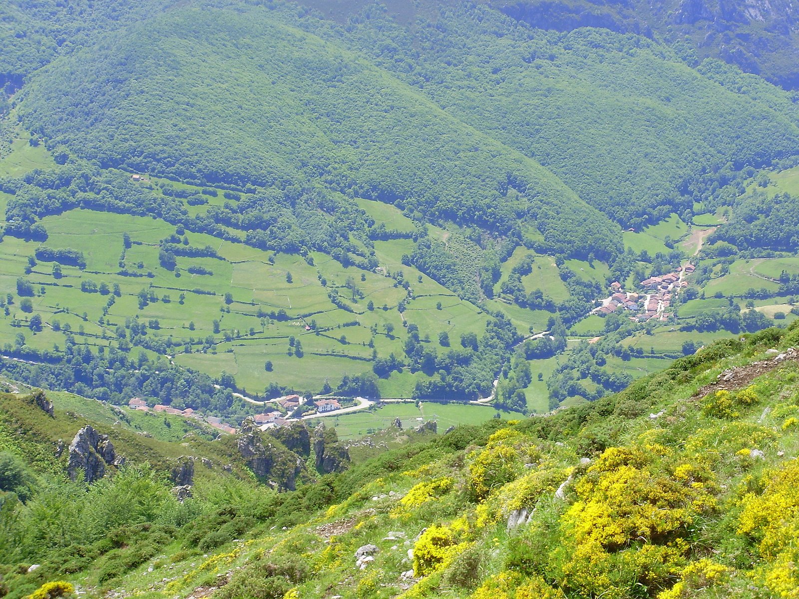 La Junta trabaja en la contención de terrenos y la limpieza de cauces en aldeas de Quesada