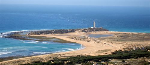 NO al uso hotelero del faro de Trafalgar