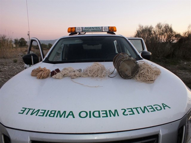 Decomisan seis redes y un hurón usados en Almería para la caza furtiva