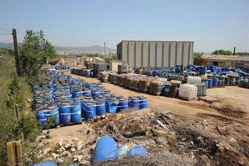 Cataluña. Denuncian el abandono de 2.400 toneladas de residuos químicos desde 2008
