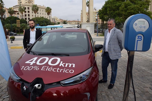 La Junta de Andalucía fomentará el transporte con energías limpias con incentivos para instalar 400 puntos de recarga de vehículos
