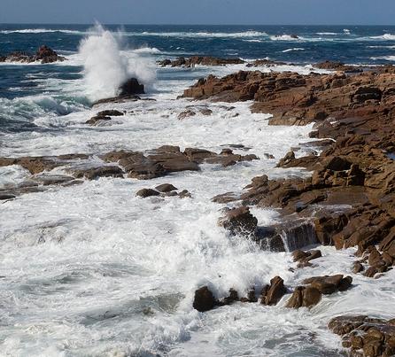 Las ONG consideran inconstitucional el intento de privatizar la costa que se debate en el Congreso
