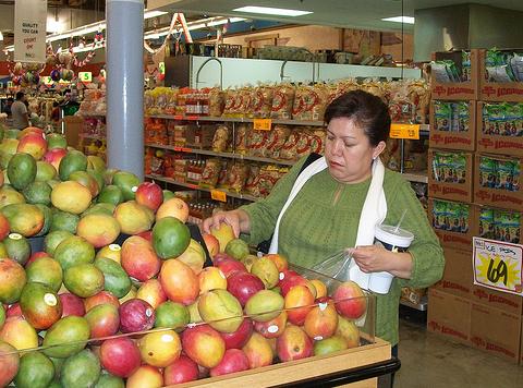 Ecologistas en Acción celebra el Día sin compras 2009 con actividades en ciudades de España