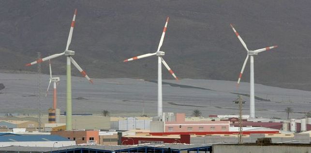 Gran Canaria estudia construir una desaladora que solo utilice energías renovables en Arinaga
