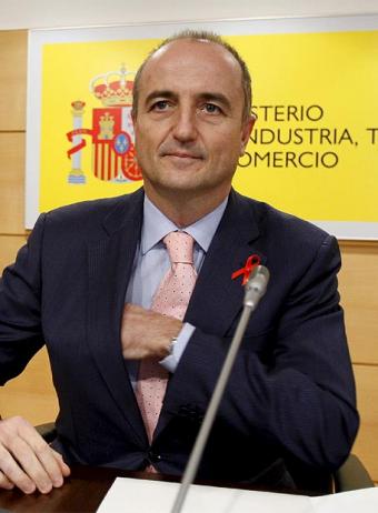 Sebastián traslada a los presidentes de GM y Ford la apuesta del Gobierno por el coche eléctrico