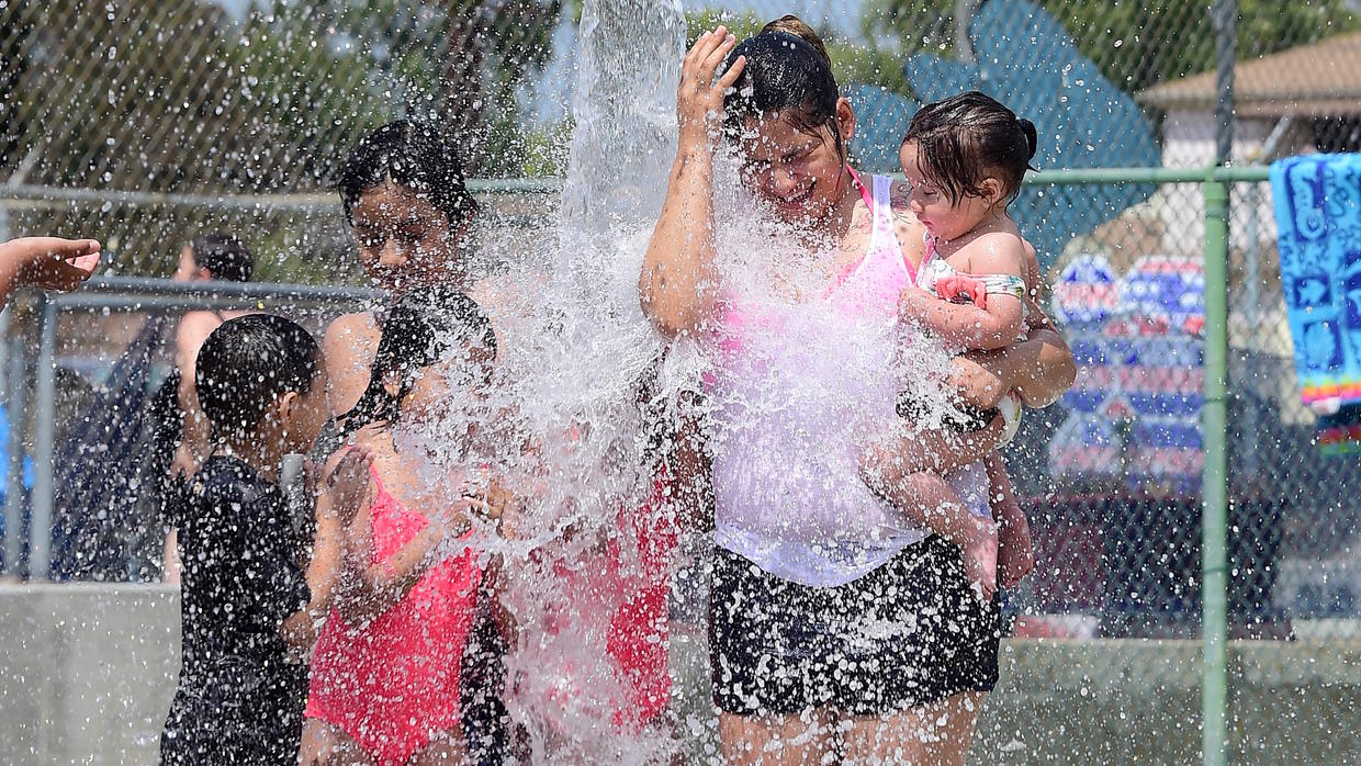 Cómo el fenómeno de las ‘islas de calor’ está afectando a los hispanos en California y Arizona