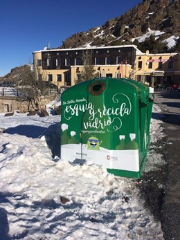 Diputación de Granada inicia campaña para impulsar el reciclaje de vidrio en Sierra Nevada