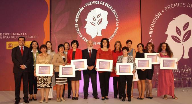 ‘Premios de Excelencia e Innovación para mujeres rurales 2012’