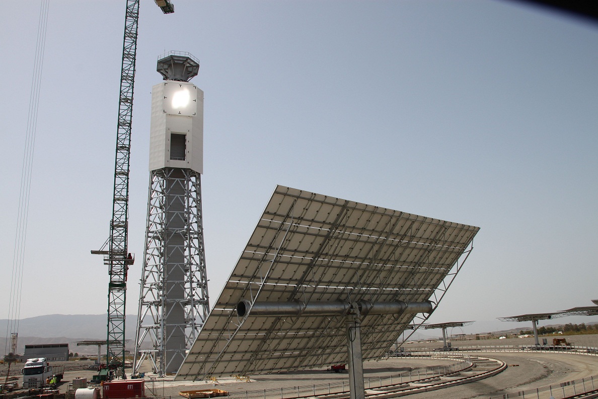 Obras de la instalación solar de geometría variable del CTAER en Tabernas (Almería)