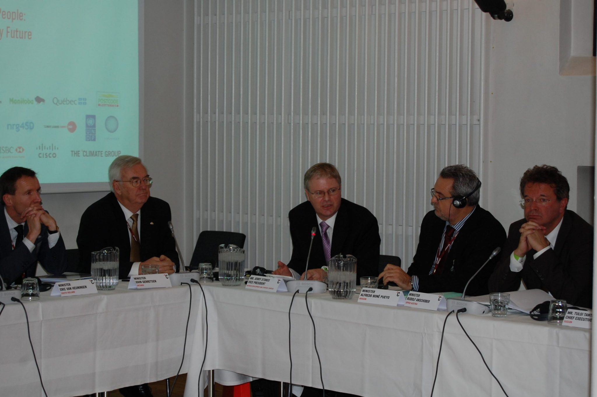 Debemos alcanzar la meta de ser autosuficientes en energías renovables a nivel local