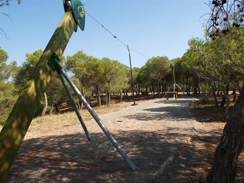 Aragón. Binéfar instala una tirolina en la Sierra de San Quílez