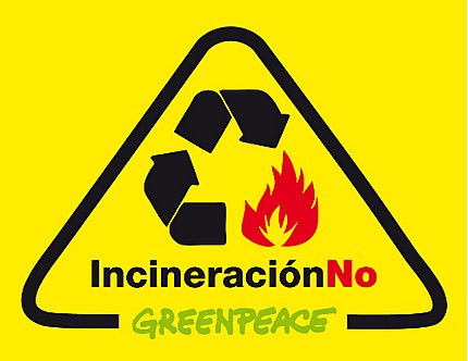 Greenpeace sale a la calle para demostrar que la incineración de residuos tiene alternativas